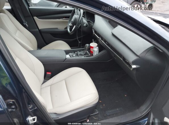 3MZBPBCM2MM207942 2021 MAZDA 3 Dark Blue Вид салона спереди