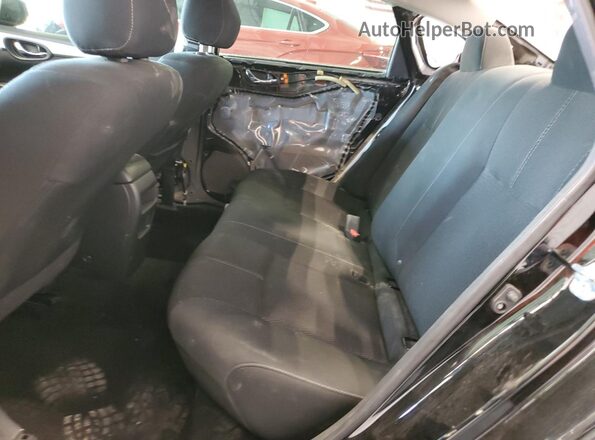 3N1AB7AP4JY325330 2018 NISSAN SENTRA Черный Вид задних сидений