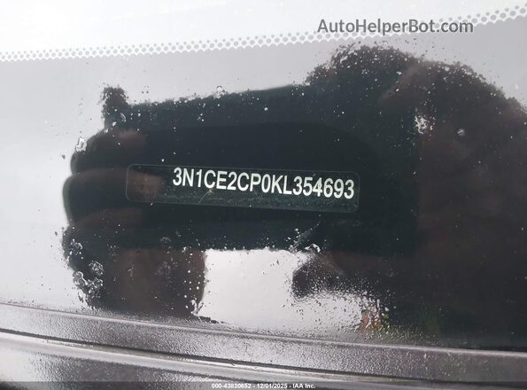 3N1CE2CP0KL354693 2019 NISSAN VERSA NOTE Silver Շարժիչի բաժամունքի տեսք