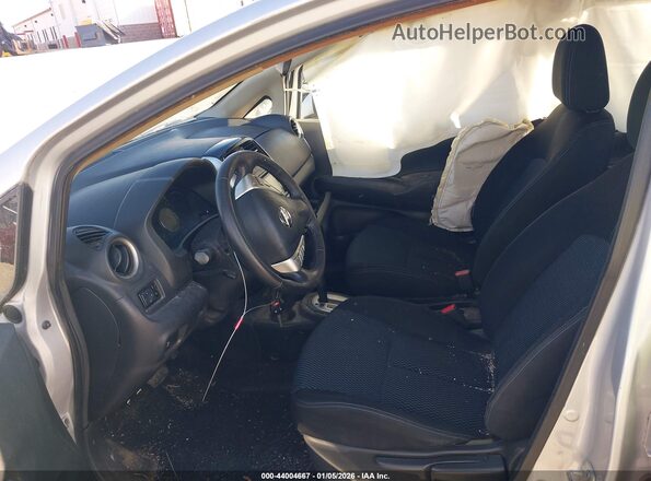 3N1CE2CP2JL368349 2018 NISSAN VERSA NOTE Silver Vista interior delantera