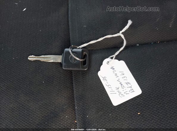 3N1CE2CP7GL391361 2016 NISSAN VERSA NOTE Красный Вид панели приборов