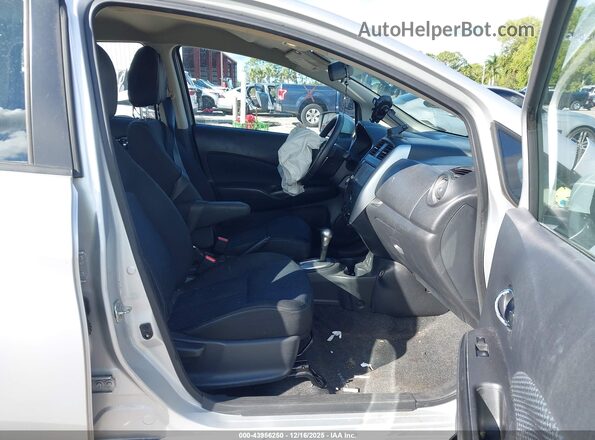3N1CE2CPXKL359903 2019 NISSAN VERSA NOTE Серебряный Вид салона спереди