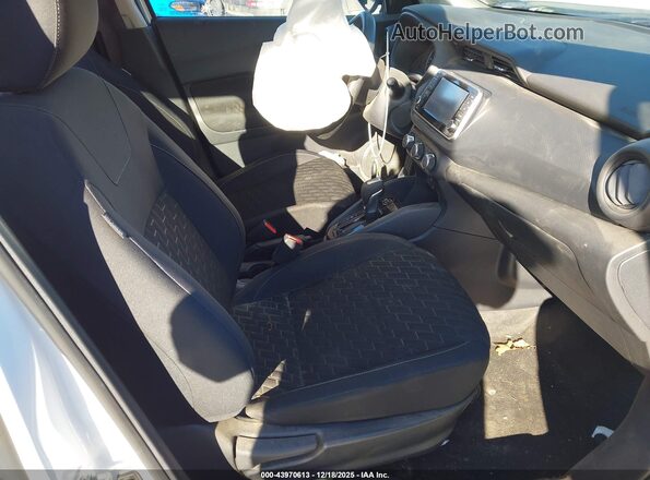 3N1CP5BV0NL528181 2022 NISSAN KICKS White Widok wnętrza z przodu