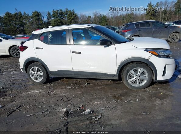 3N1CP5BV0NL528181 2022 NISSAN KICKS White Widok wnętrza z tyłu