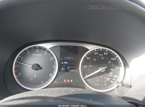 3N1CP5BV2SL486155 2025 NISSAN KICKS PLAY White Հետևի նստատեղերի տեսք
