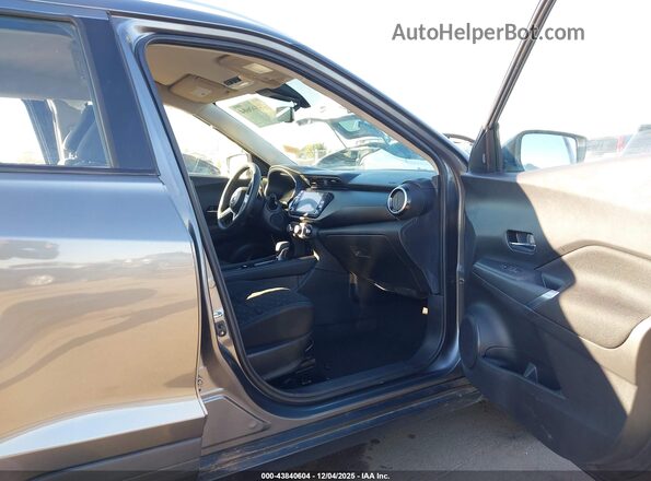 3N1CP5CV2PL507527 2023 NISSAN KICKS Silver Front interior view