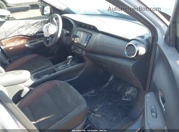 3N1CP5DV8PL572414 2023 NISSAN KICKS Gray Front interior view