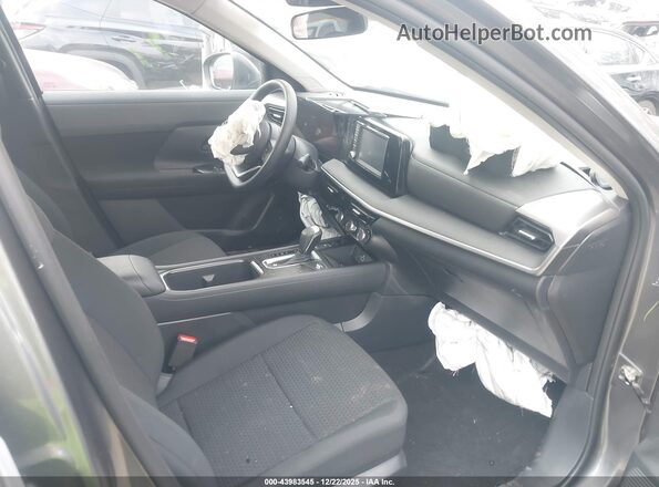 3N8AP6BA4SL398218 2025 NISSAN KICKS Gray Widok wnętrza z przodu