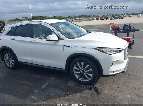 3PCAJ5AA4MF114497 2021 INFINITI QX50 White Vista interior trasera