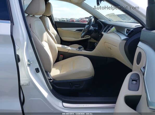 3PCAJ5BAXMF105429 2021 INFINITI QX50 Белый Вид салона спереди