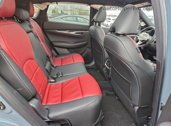 3PCAJ5FBXSF112932 2025 INFINITI QX50 Gray Vista interior trasera