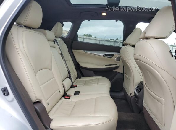 3PCAJ5M39KF122976 2019 INFINITI QX50 Серебряный Вид задней части салона