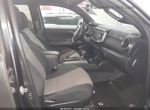 3TMBZ5DN3MM029657 2021 TOYOTA TACOMA Gray Widok wnętrza z przodu