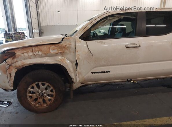 3TMLB5JN9RM079824 2024 TOYOTA TACOMA White Вид спереду