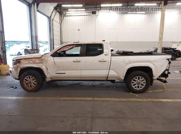 3TMLB5JN9RM079824 2024 TOYOTA TACOMA White Панорамний вид салону 360°