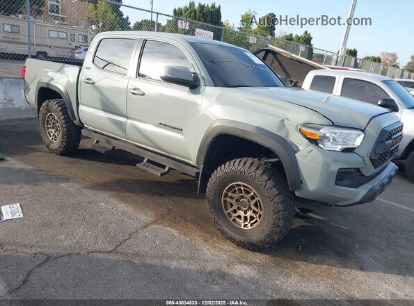 3TYCZ5AN2NT097611 2022 TOYOTA TACOMA Green Przód prawy
