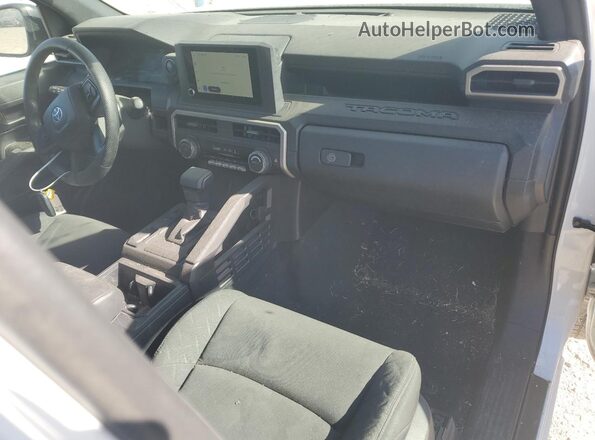 3TYJDAHN3ST022061 2025 TOYOTA TACOMA White Vista del salpicadero