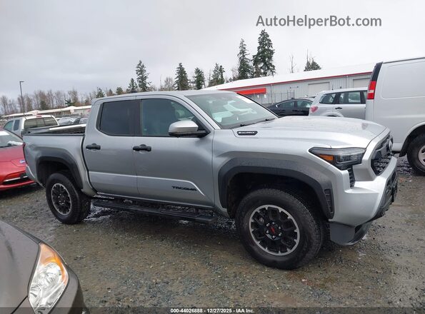 3TYLC5LN2RT004297 2024 TOYOTA TACOMA HYBRID Gray Widok wnętrza z tyłu