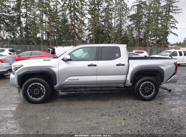 3TYLC5LN2RT004297 2024 TOYOTA TACOMA HYBRID Gray Widok wnętrza 360 stopni