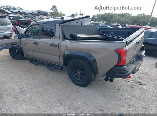 3TYLC5LNXST018633 2025 TOYOTA TACOMA HYBRID Brown Trasero izquierdo