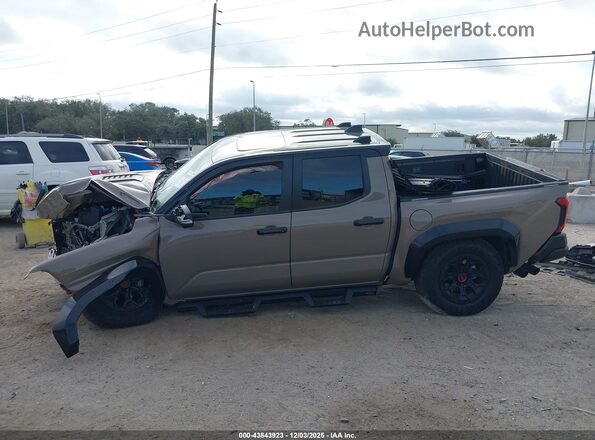 3TYLC5LNXST018633 2025 TOYOTA TACOMA HYBRID Brown Vista interior de 360 grados