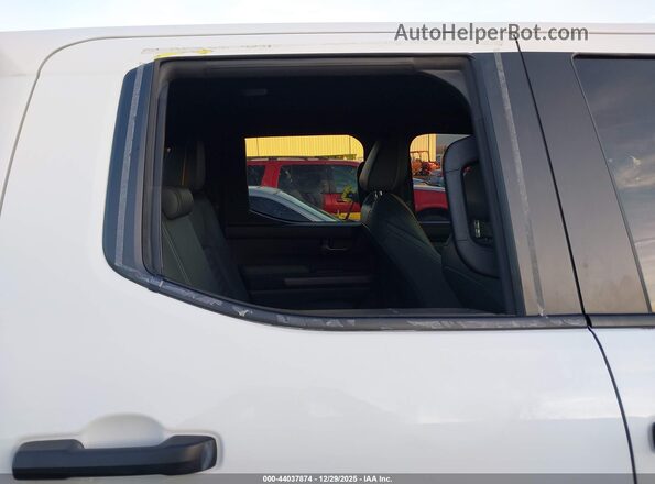 3TYLF5LN2RT002170 2024 TOYOTA TACOMA HYBRID White Դիմացի տեսք