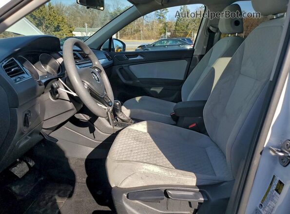 3VV0B7AX8JM131532 2018 VOLKSWAGEN TIGUAN Белый Вид салона спереди