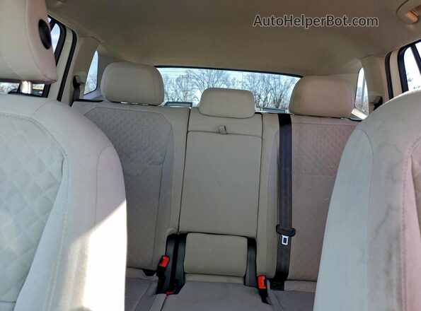 3VV0B7AX8JM131532 2018 VOLKSWAGEN TIGUAN Белый Вид задних сидений