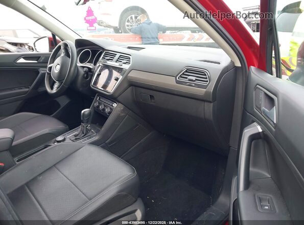 3VV2B7AX5MM046368 2021 VOLKSWAGEN TIGUAN Красный Вид салона спереди