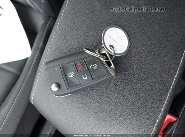3VV2B7AX5MM046368 2021 VOLKSWAGEN TIGUAN Красный Вид панели приборов