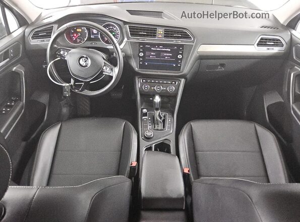 3VV2B7AX8MM126909 2021 VOLKSWAGEN TIGUAN Серебряный Вид панели приборов