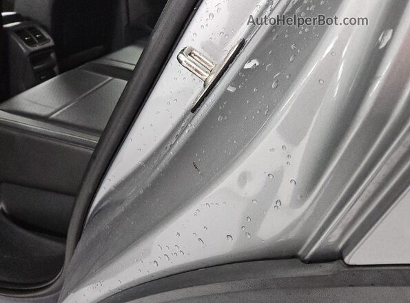 3VV2B7AX8MM126909 2021 VOLKSWAGEN TIGUAN Серебряный 