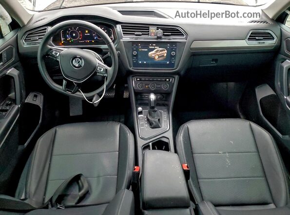 3VV3B7AX1LM106021 2020 VOLKSWAGEN TIGUAN Gray Widok deski rozdzielczej