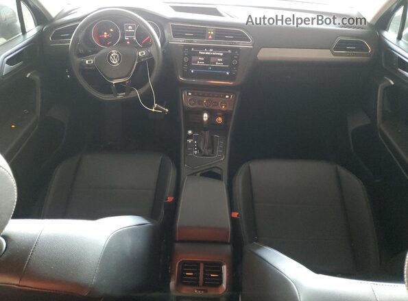 3VV3B7AX1MM107557 2021 VOLKSWAGEN TIGUAN Gray Vista del salpicadero