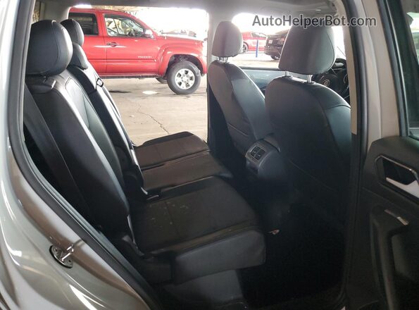 3VV3B7AX2JM221160 2018 VOLKSWAGEN TIGUAN White Սալոնի հետևի տեսք