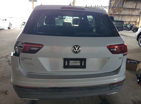 3VV3B7AX2JM221160 2018 VOLKSWAGEN TIGUAN White Հետևի տեսք