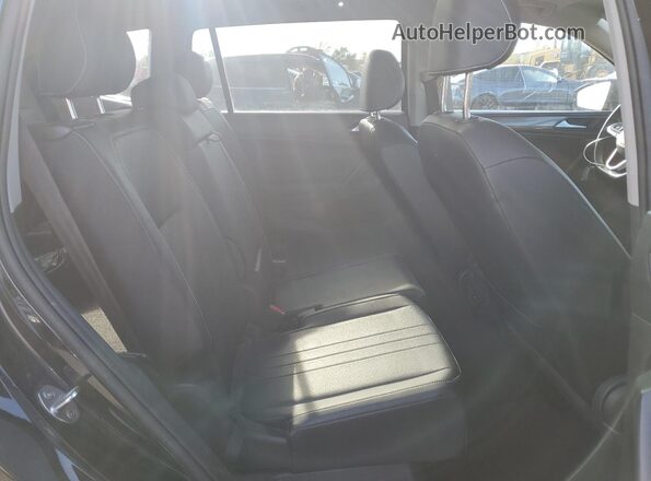 3VV3B7AX2NM138981 2022 VOLKSWAGEN TIGUAN Черный Вид задней части салона