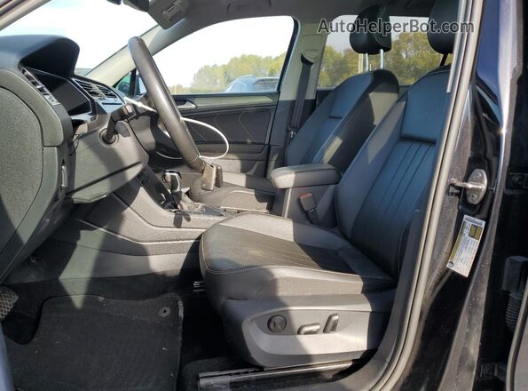 3VV3B7AX2NM138981 2022 VOLKSWAGEN TIGUAN Черный Вид салона спереди