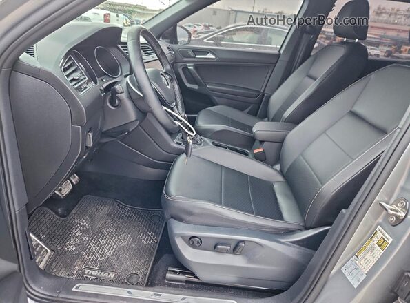 3VV3B7AX7MM091171 2021 VOLKSWAGEN TIGUAN Silver Widok wnętrza z przodu