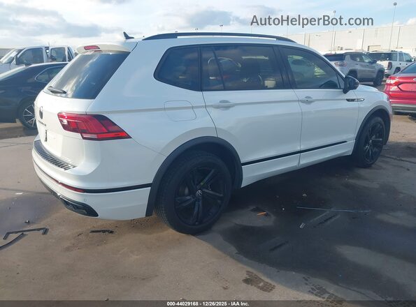 3VVCB7AX2PM130527 2023 VOLKSWAGEN TIGUAN White Rear right