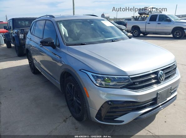 3VVCB7AX8NM021986 2022 VOLKSWAGEN TIGUAN Серебряный Передняя правая четверть
