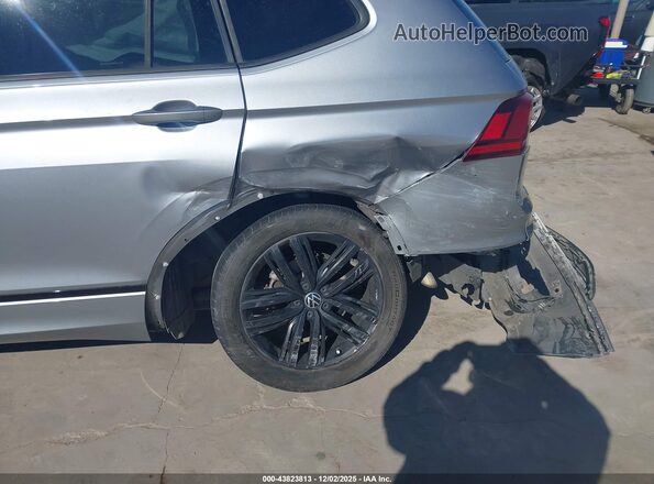 3VVCB7AX8NM021986 2022 VOLKSWAGEN TIGUAN Серебряный Вид спереди