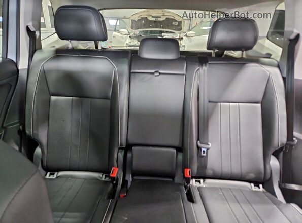 3VVMB7AX7RM104769 2024 VOLKSWAGEN TIGUAN Gray Вид задніх сидінь