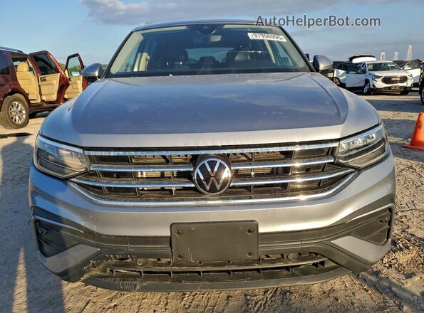 3VVNB7AX6PM014952 2023 VOLKSWAGEN TIGUAN Silver Widok z przodu