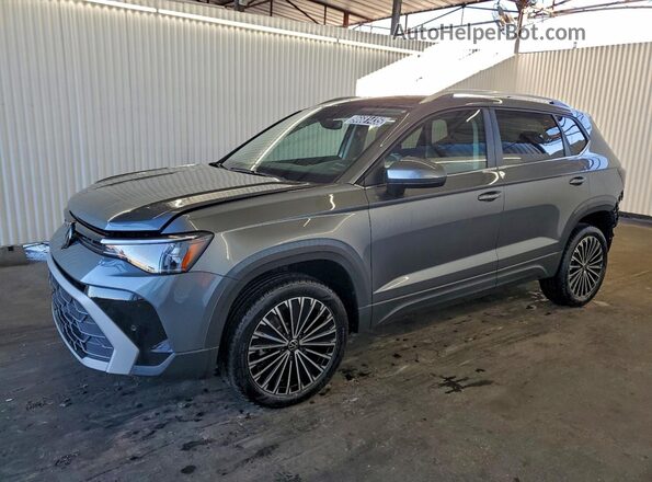 3VVSC7B20TM003670 2026 VOLKSWAGEN TAOS Серый Передняя левая четверть