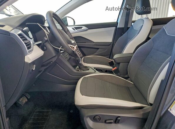 3VVSC7B20TM003670 2026 VOLKSWAGEN TAOS Серый Вид салона спереди