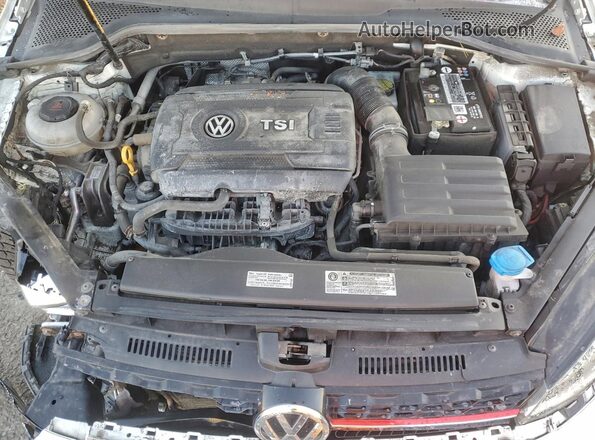 3VW547AU1JM294167 2018 VOLKSWAGEN GTI White Rear interior view