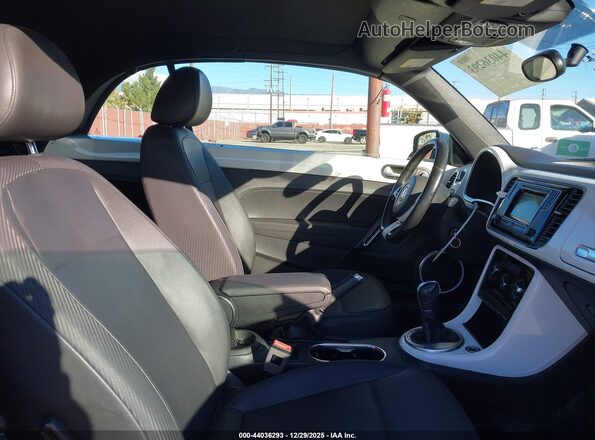 3VW5DAAT3JM510735 2018 VOLKSWAGEN BEETLE White Вид салону спереду