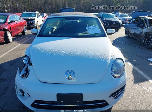 3VW5DAAT3JM516437 2018 VOLKSWAGEN BEETLE White Widok zestawu wskaźników