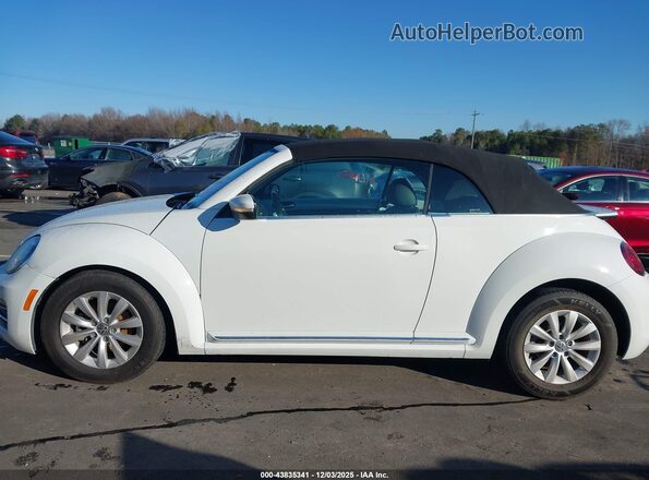 3VW5DAAT3JM516437 2018 VOLKSWAGEN BEETLE White Widok wnętrza 360 stopni